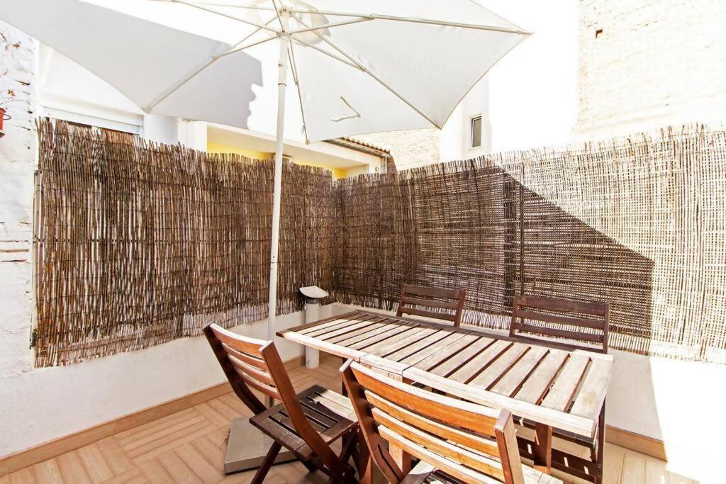 Apartamento Con Terraza Privada Cerca De La Playa Valencia Luaran gambar